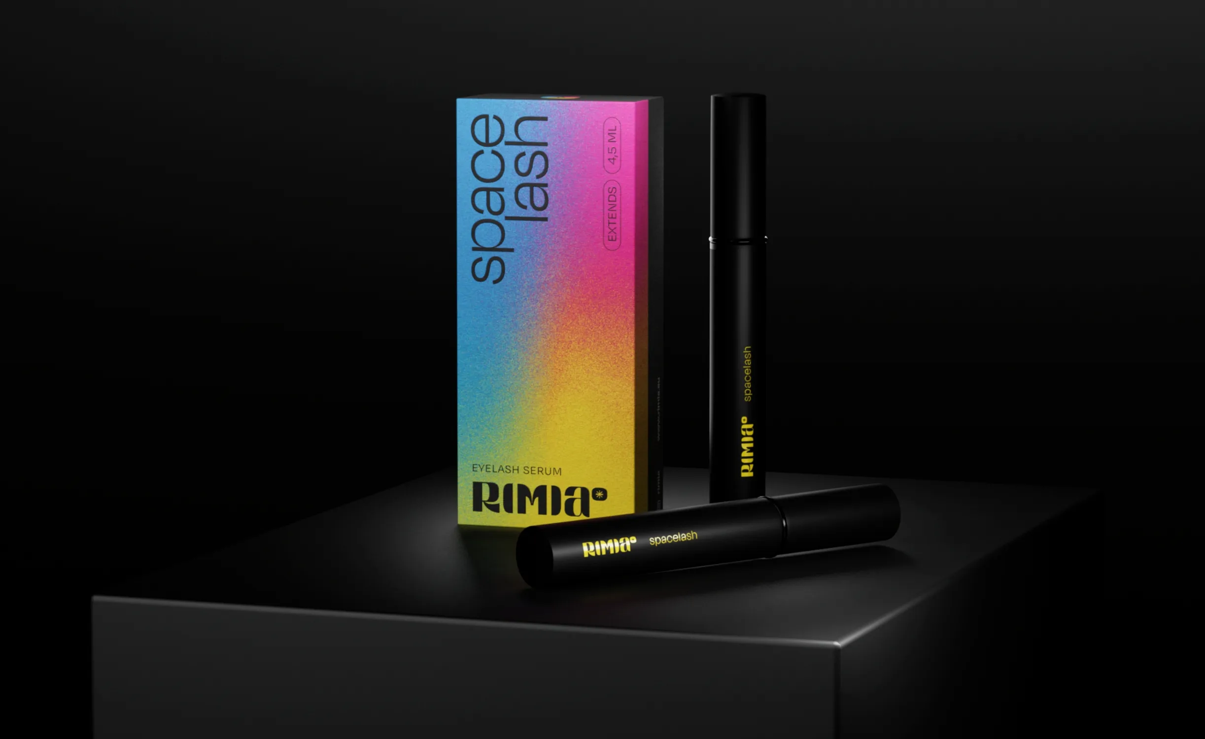 Bluring
the boundaries
of conventional
beauty